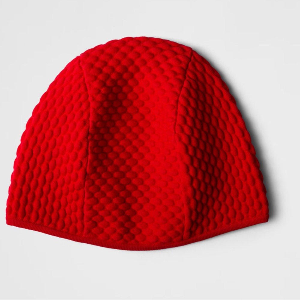 NWT Prada Logo Runway FW24 Stretch Nylon Beanie with Ribbed Design in Rosso Red - Picture 7 of 14